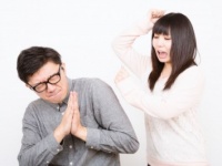 ごめん許して!!　生理中のイライラを彼氏にぶつけないコツ