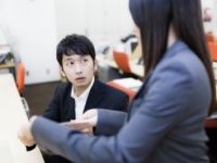 ビンビンきてる！　男子が思わず「これって脈アリ？」と感じた女子のグイグイ行動4選