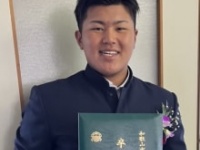 卒業式に出席した松川虎生
