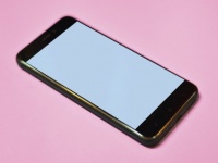スマホ画面が割れた！　損しない修理方法とは？