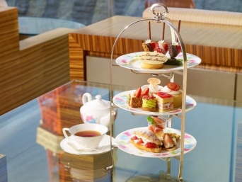 イチゴづくしのアフタヌーンティー