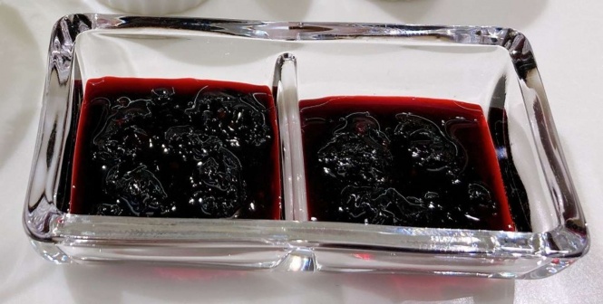 （左）「ゆうしげ」ジャム　（右）「あつまみらい」ジャム