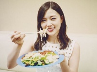 白石麻衣×氷結　公式 Instagramより