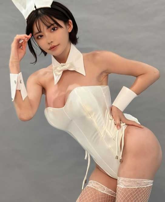 Instagram:深田えいみ(@eimi0318)より