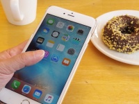 年下の彼をどう落とす？メールテク「心の安らぎ」を演出せよ