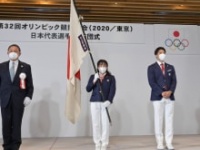 日本オリンピック委員会・山下泰裕会長、須崎優衣選手、山縣亮太選手、石川佳純選手(c)日本オリンピック委員会