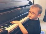 目が不自由な男の子がピアノを弾き歌う『ボヘミアン・ラプソディ』が素晴らしい。