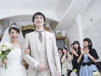 会社関係で結婚式に呼ばれた場合のご祝儀や贈りもの・4選