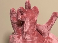 手の中でピクピク動いてる...　まさかの「毛の生えた心臓ぬい」に衝撃走る