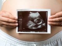 AIとIoTの情報支援コラボレーションで「周産期の妊産婦」を見守る実証実験がスタート（depositphotos.com）
