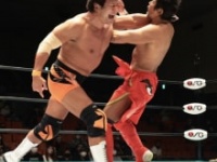 船木誠勝にラリアットを放つ小島聡