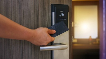 ハッカーの手にかかればホテルの部屋の鍵などないようなもの。300万室以上が数秒で解錠可能なことが証明される