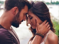 ロマンチックなのがいいの!!　理想的な彼と初キスするときのシチュエーション5つ！