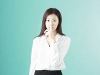 働く女性がオンとオフの違いについて自己評価！　知られたら引かれる彼女たちの本性って？