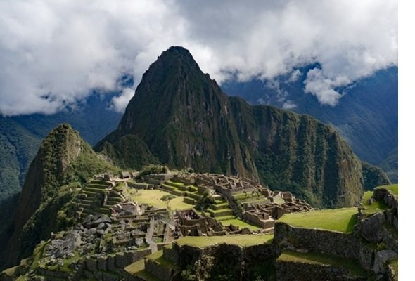 こちらが本当のマチュピチュ。確かに、けっこう似ているかも...