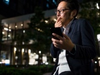 男性が好きなのは、彼女との「LINE」or「電話」？⇒6割以上が●●！