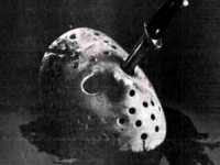 1980年代のB級恐怖映画の新聞広告はモノクロだから恐怖度アップ