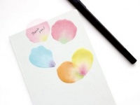 透け感にうっとり。まるで本物みたいな花びらふせん