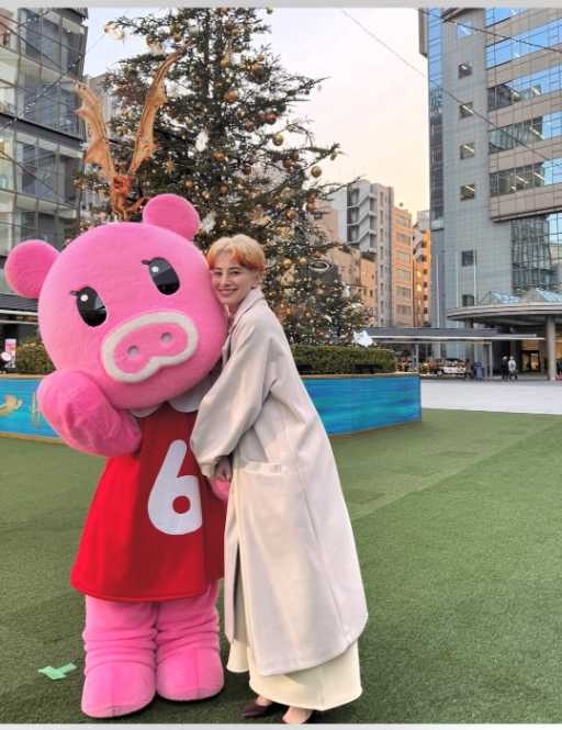 Instagram:ホラン千秋 official(@chiakihoran_official)より