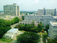 静岡大学浜松キャンパス（Hohnjapさん撮影、Wikimedia Commons