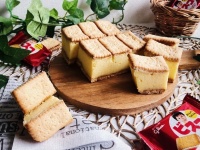 食べやすいし驚くほどマッチング！ビスコを使ったチーズケーキサンドのレシピ【ネトメシ】