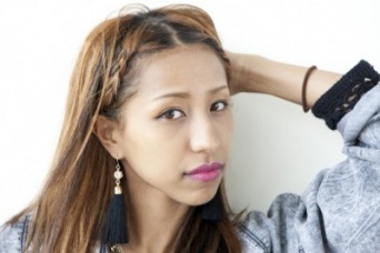 当たってるから！　他人の髪が邪魔だと思った瞬間9