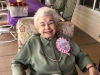 103歳の誕生日を迎えたおばあさん。彼女がずっと欲しかったものがサプライズプレゼント！それはいったい？