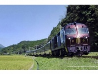 JR九州が運行する寝台列車「ななつ星in九州」（「クルーズトレイン『ななつ星in九州』　HP」より）