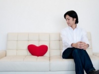 これが現代男性の本音！　彼女の学歴が自分より上だと、正直気になる？⇒83.5％が……