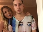 彼女が“女よけTシャツ”をプレゼント！　彼の表情に注目が集まる…