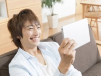 イケメンなのに恋愛対象外になる男性の特徴5選「自撮りが多い」「潔癖症」