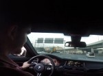 リアルカーアクション！　BMW『M5』が高速道路をヤバいスピードで疾走