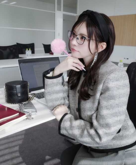 Instagram:益若つばさ(@tubasamasuwaka1013)より