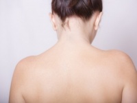 自分の姿勢悪いと思っている女子70％　猫背、がに股、ゆがんでる……