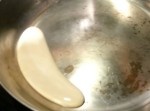 熱したフライパンにビールを注ぐと・・・何じゃこりゃ！？