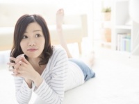 ニオイ、漏れ、冷え、イライラをどうしてる……!?　女性が生理中に1番気をつけていること・4選
