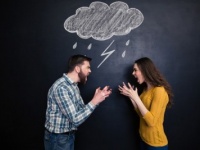 喧嘩ばかりの彼氏とは別れるべき？　「無視する」心理と仲直りのコツ