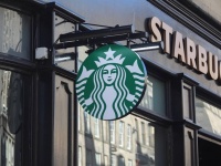 皆に愛されるスターバックスのお母さん、車の盗難被害にあったところ600万円の寄付が集まる