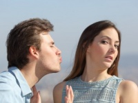 経験ないのかな？　下手だと思う男性のキス・6選【女性の本音】