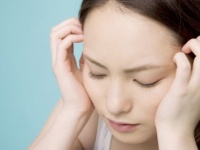 同性の「幸せ自慢」VS「不幸自慢」、女性をよりイラッとさせるのは？