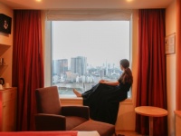 100万円以上の作品も……！　アートの“中”に泊まれちゃう東京のホテル