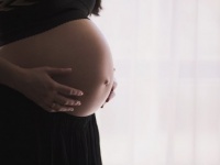 腰をチェーンソーで切られる!?　「出産の痛み」って？【1000人のママが回答！】
