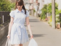 何色が夏モテ？　夏に男性が女性に着てほしい服の色4選