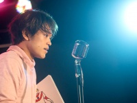 映画『初恋芸人』12/19(金)全国公開！　原嘉孝(timelesz)コメント動画＆特報映像　【場面写真】も一挙解禁！！