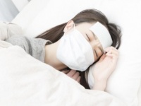 働く女性に聞いた！　風邪をひいて会社を休むのは、何度の熱から？「2位：38.1度」