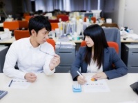 どーゆー関係!?　彼氏・夫がほかの女性としていたら、不快なこと・6選