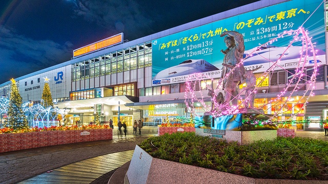 岡山駅前（TAKUMA KIMURAさん撮影、Flickrより）