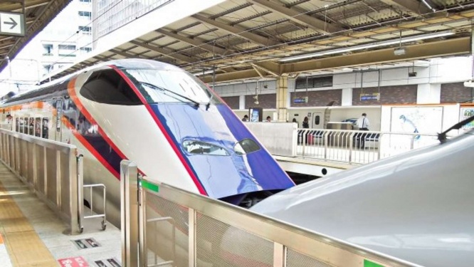 ぎゅうぎゅう詰めの新幹線に......（画像はイメージ）