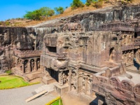 るダンジョン、3つの宗教建築が混在する34の石窟「エローラ石窟群」（インド）