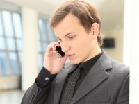 復縁？それとも・・・「元カレが連絡してくる」3つの心理